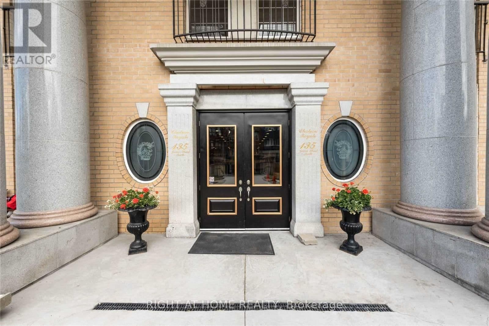 135 James Street S, Unit 1102 thumbnail 18