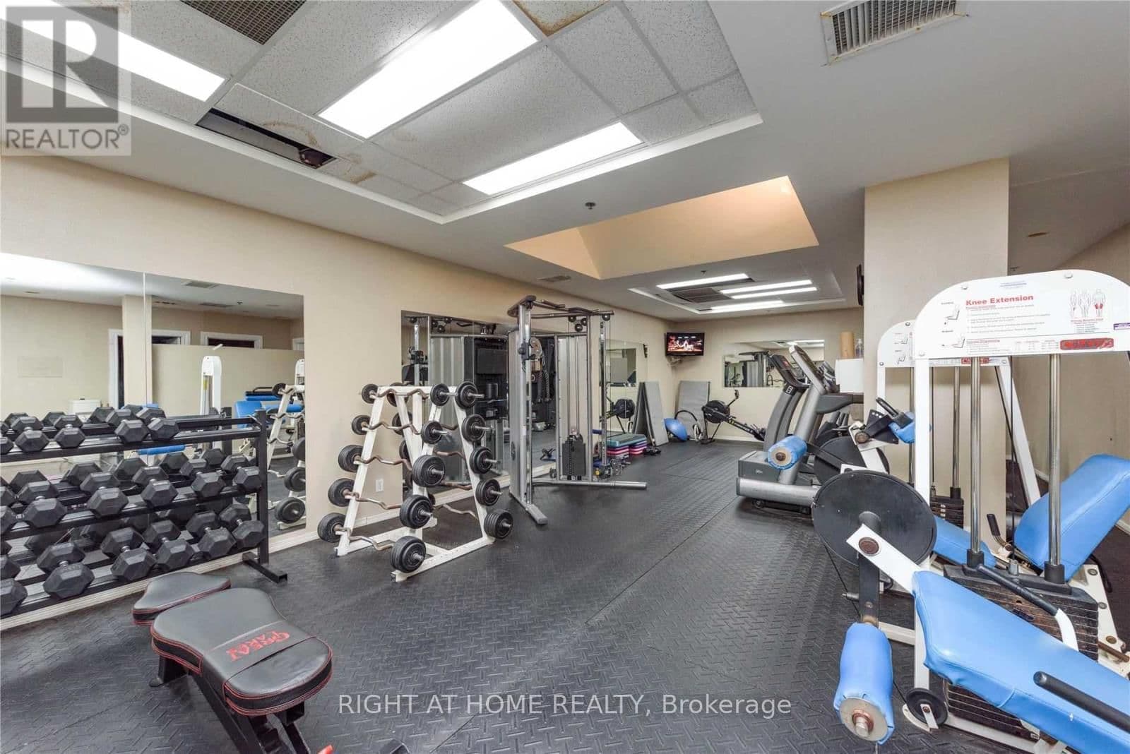 135 James Street S, Unit 1102 thumbnail 20