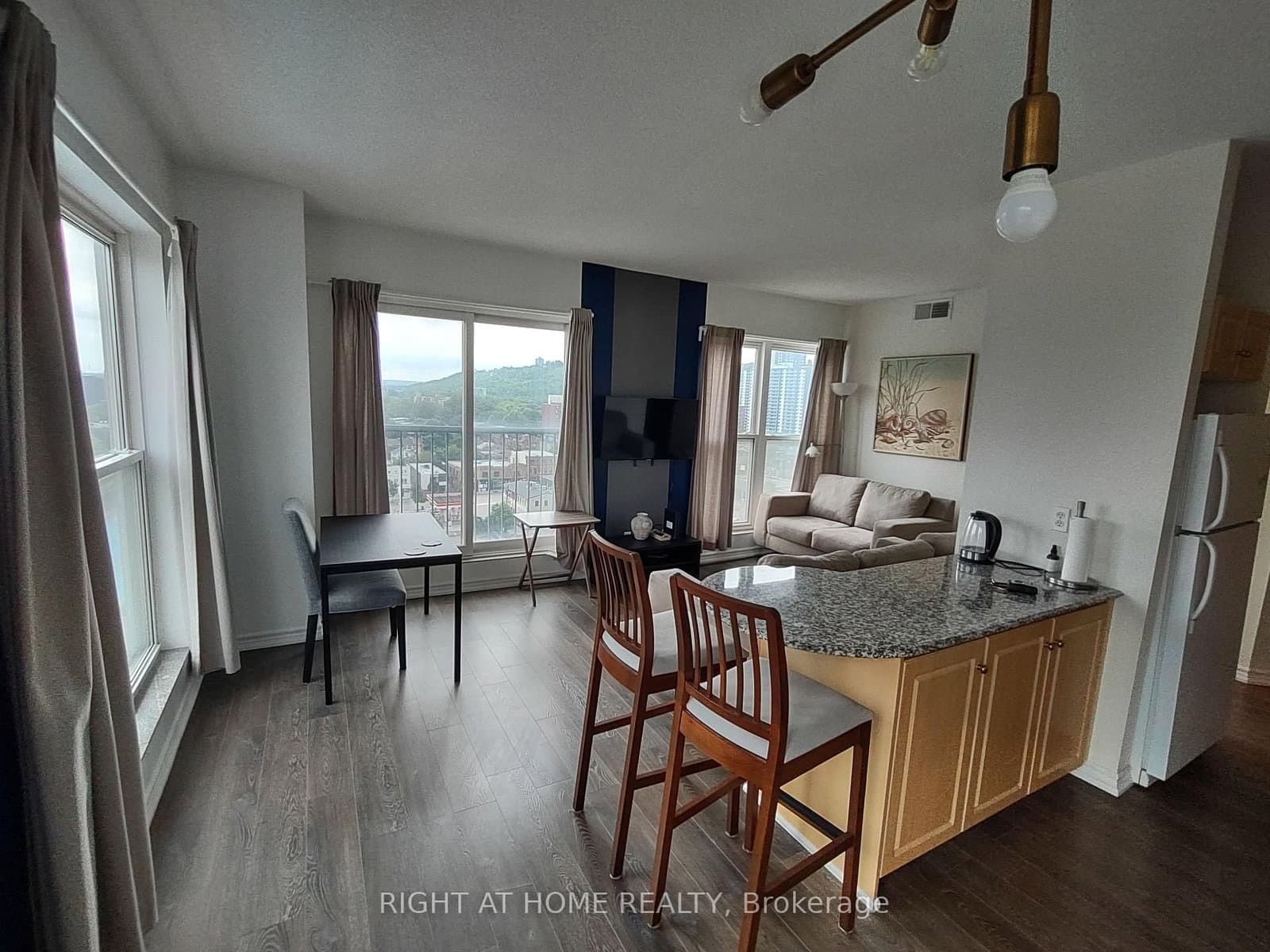 135 James Street S, Unit 1102 thumbnail 3