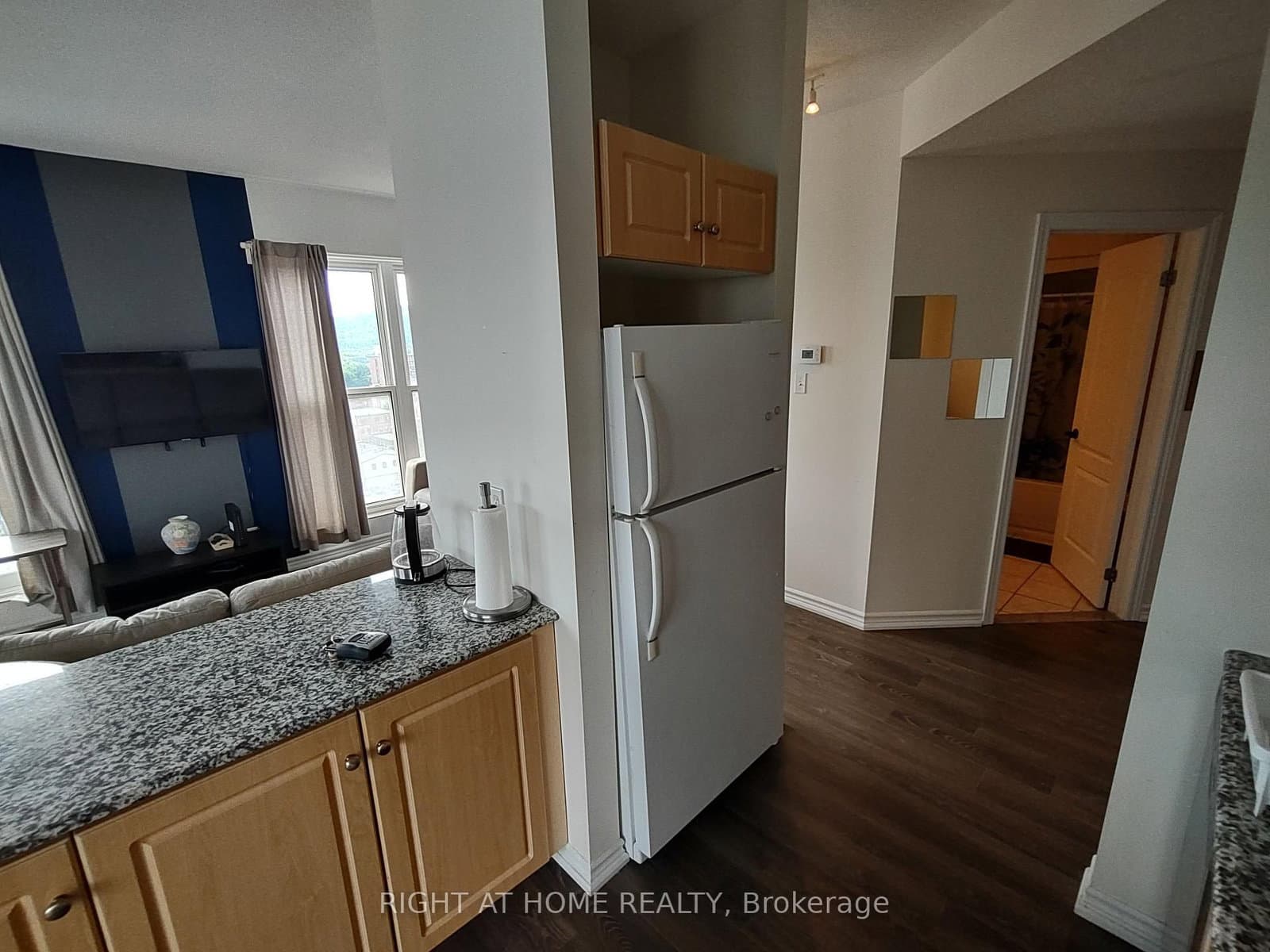 135 James Street S, Unit 1102 thumbnail 6