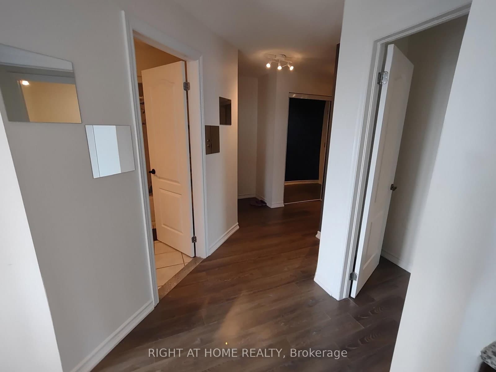 135 James Street S, Unit 1102 thumbnail 7