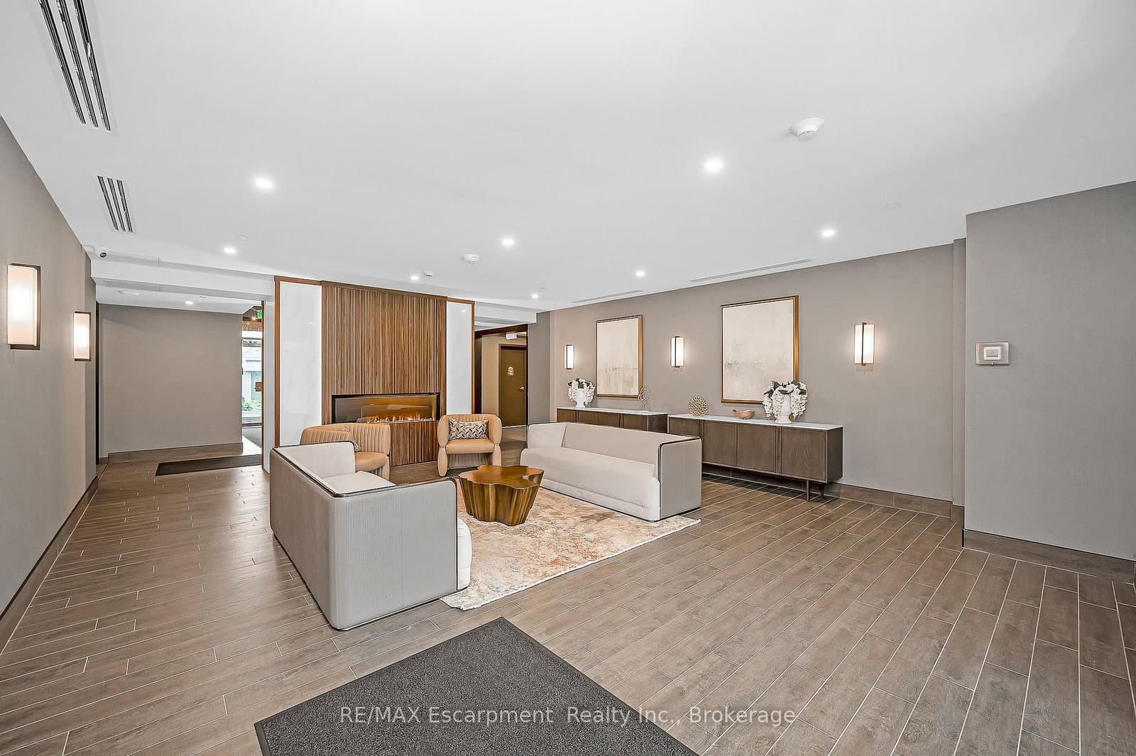 470 Dundas Street E, Unit 309 thumbnail 5