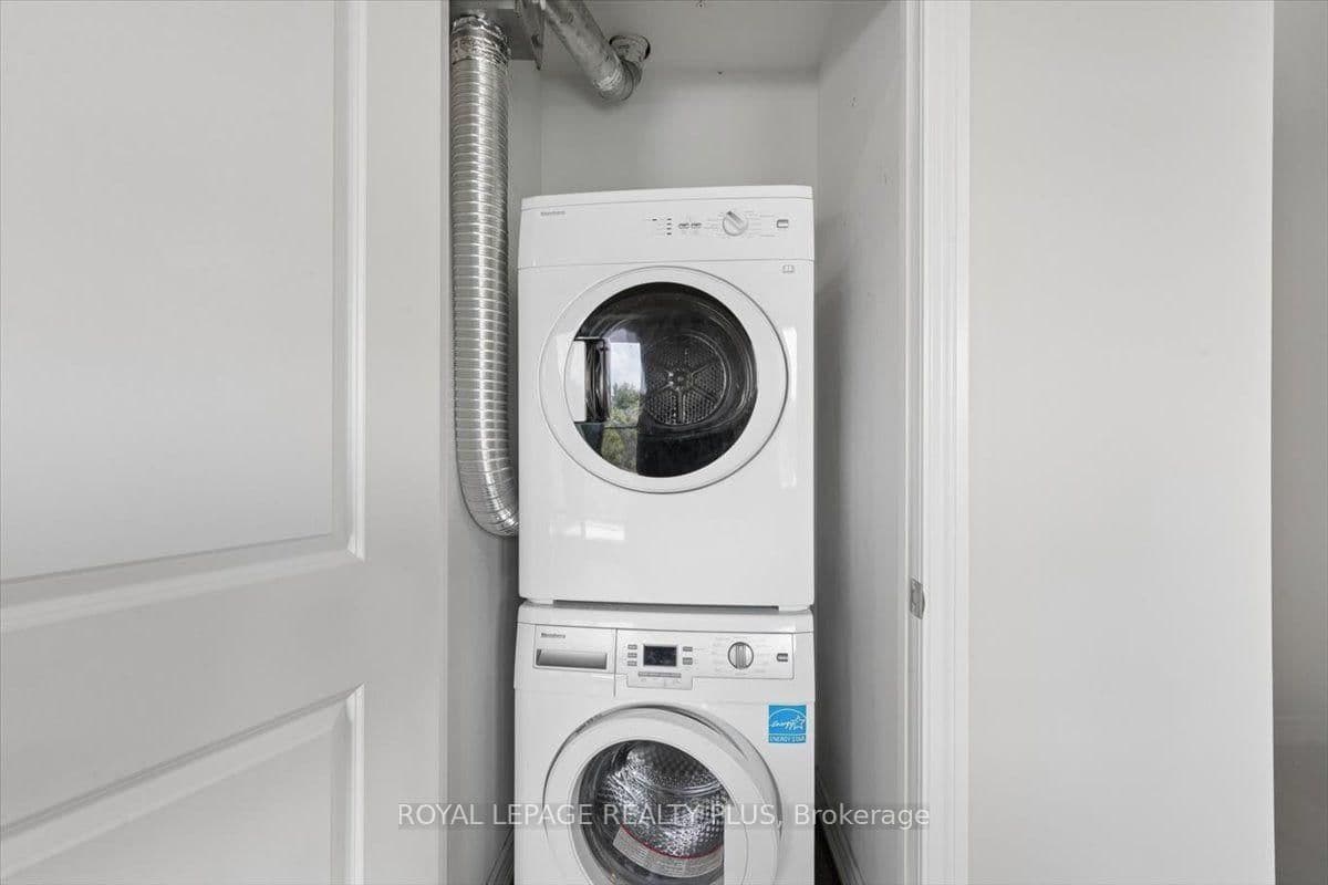 1284 Gordon Street, Unit 404 thumbnail 20