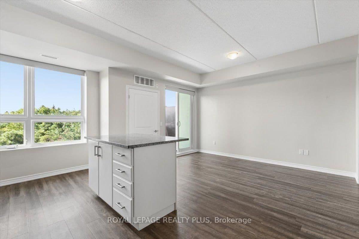 1284 Gordon Street, Unit 404 thumbnail 4