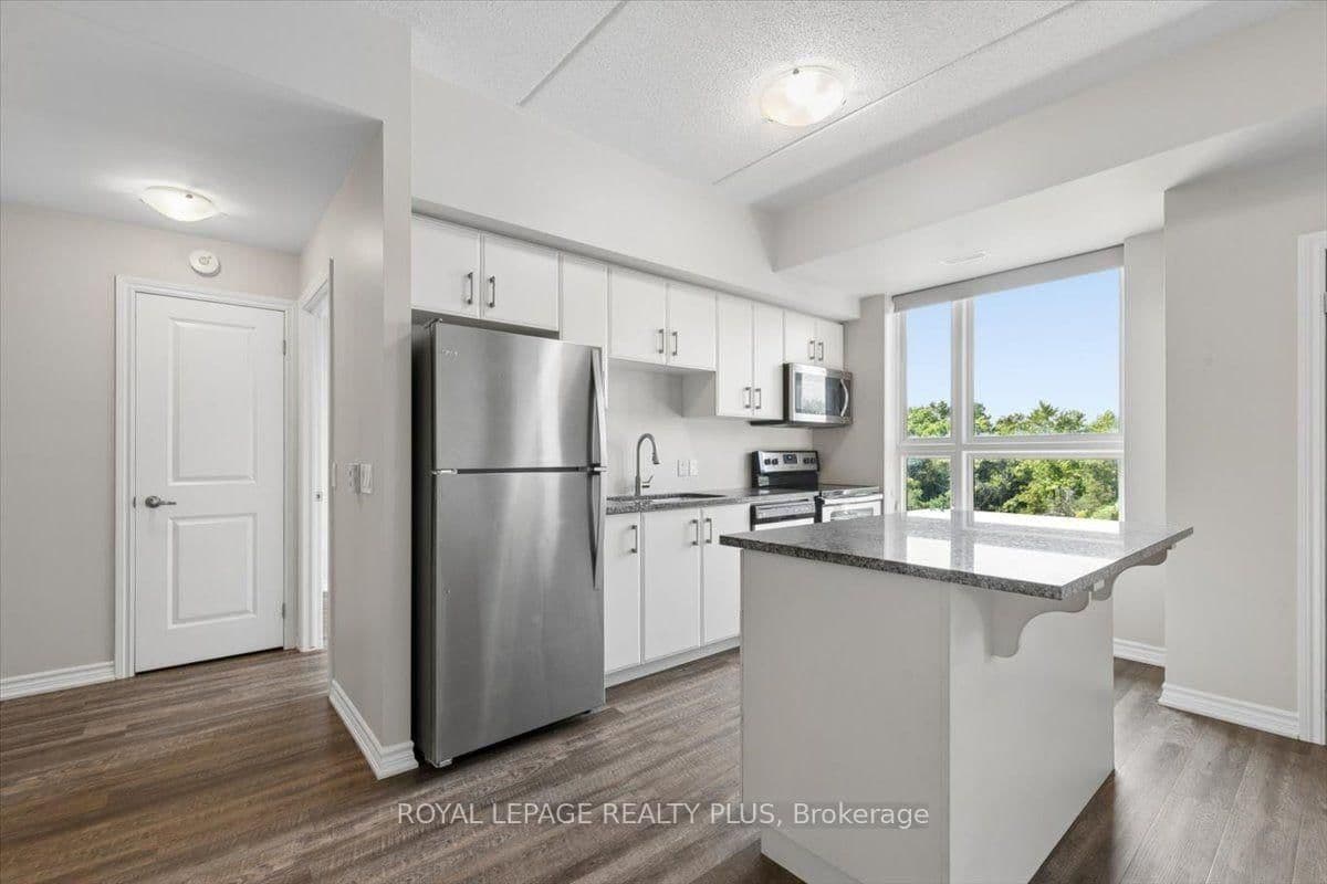 1284 Gordon Street, Unit 404 thumbnail 5