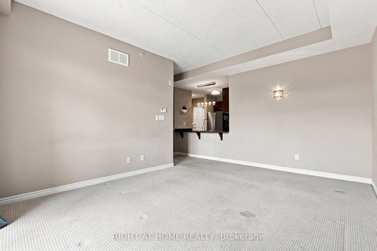 2 Colonial Drive, Unit 201 thumbnail 13