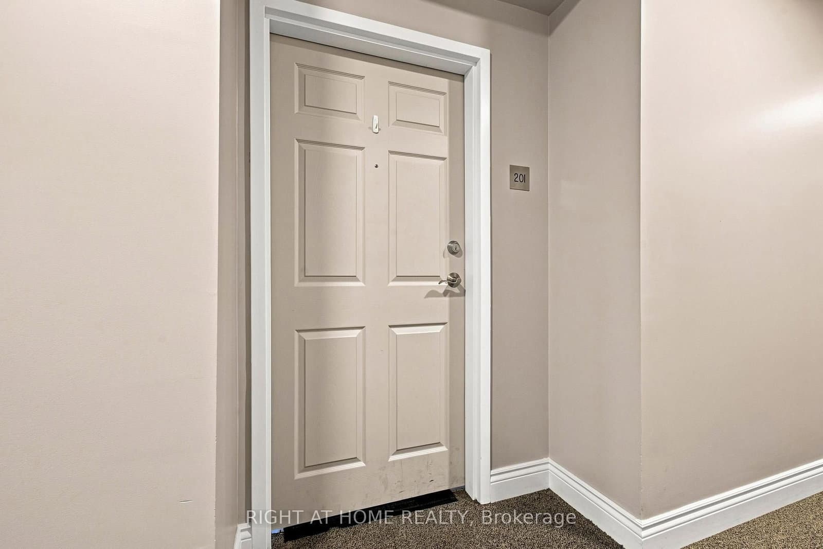 2 Colonial Drive, Unit 201 thumbnail 3