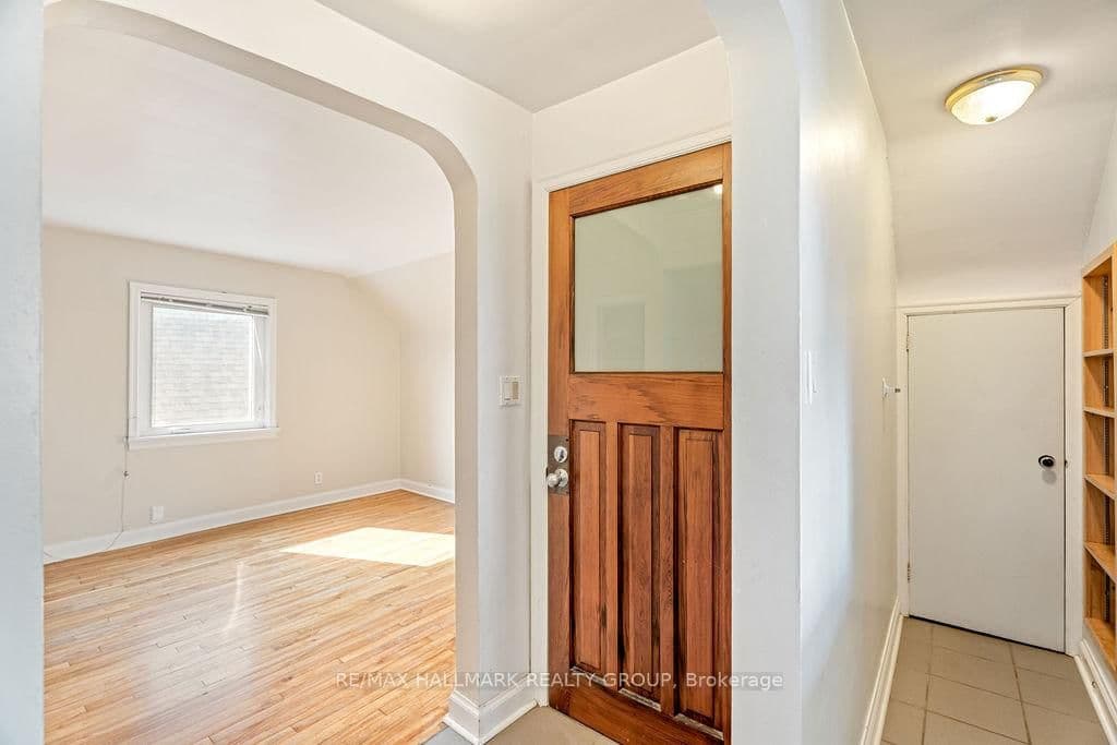 359 Dominion Avenue, Unit 2 thumbnail 4