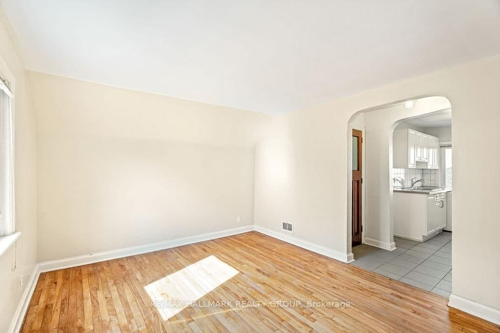 359 Dominion Avenue, Unit 2 thumbnail 9