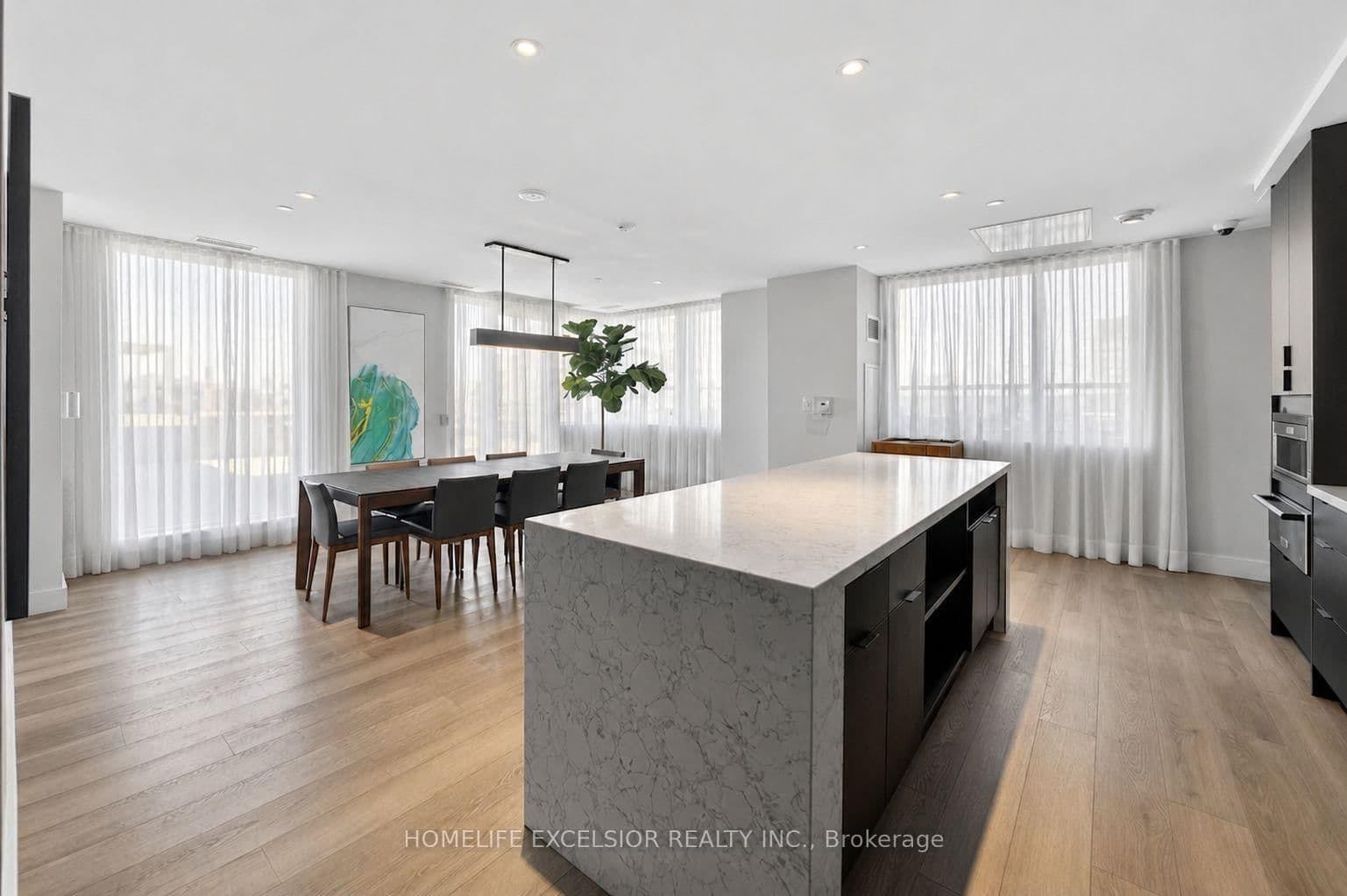 55 Duke Street W, Unit 1305 thumbnail 10