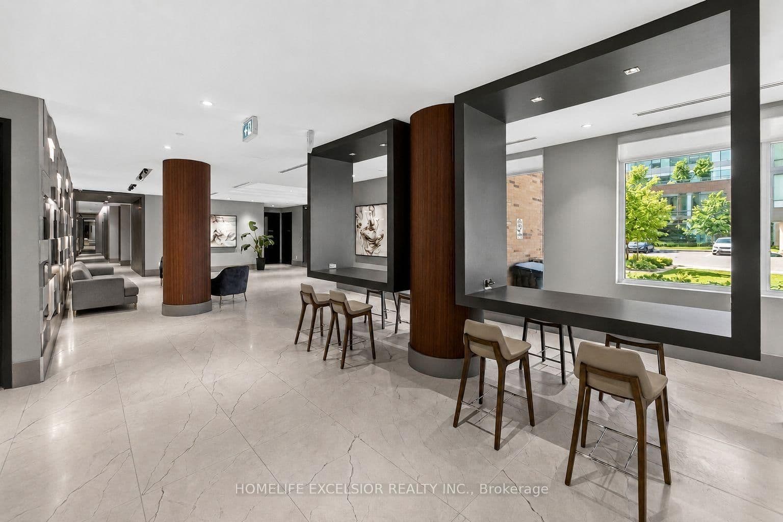 55 Duke Street W, Unit 1305 thumbnail 4