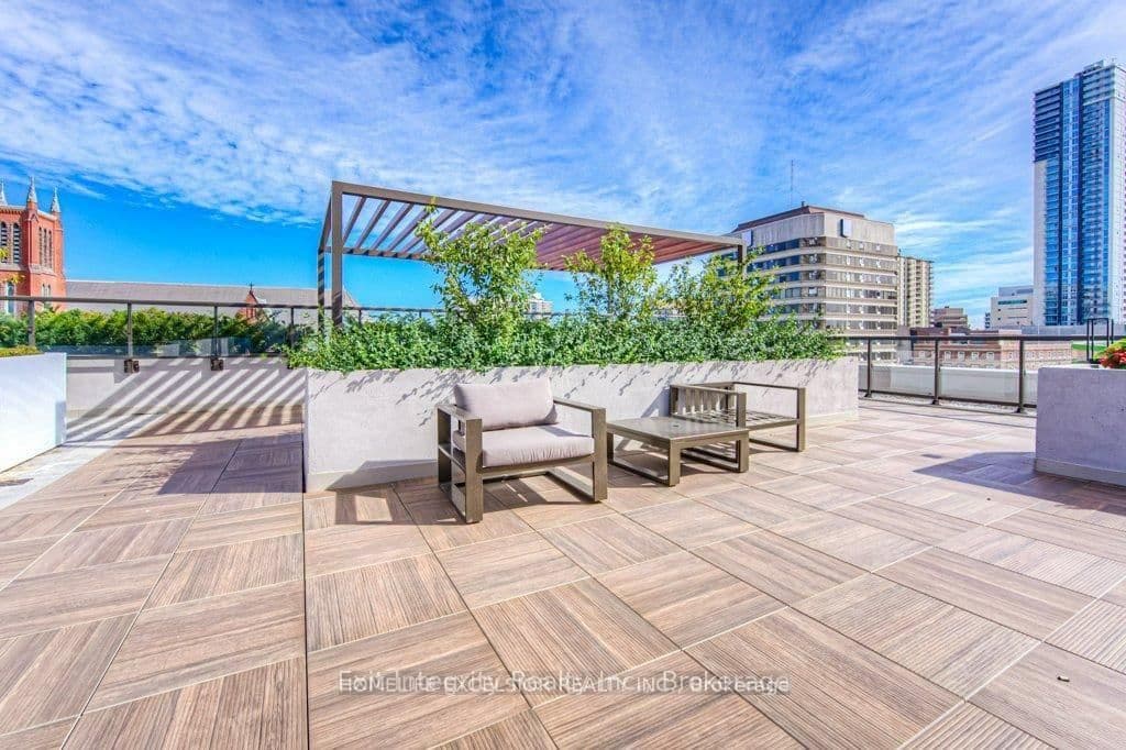 55 Duke Street W, Unit 1305 thumbnail 8