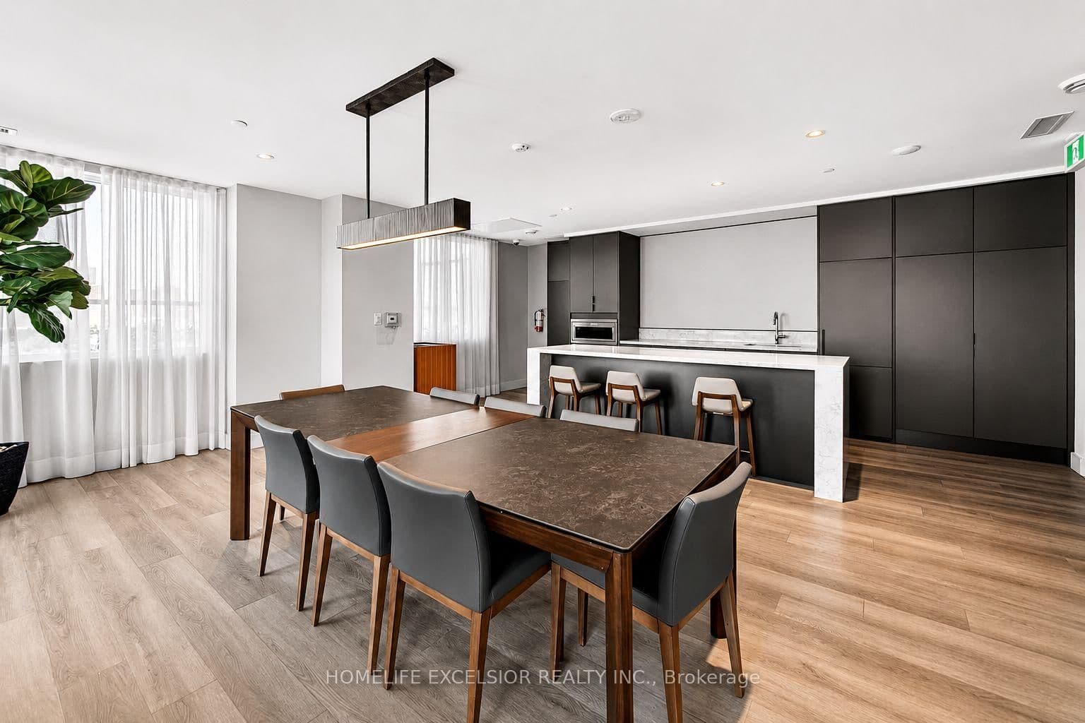 55 Duke Street W, Unit 1305 thumbnail 9