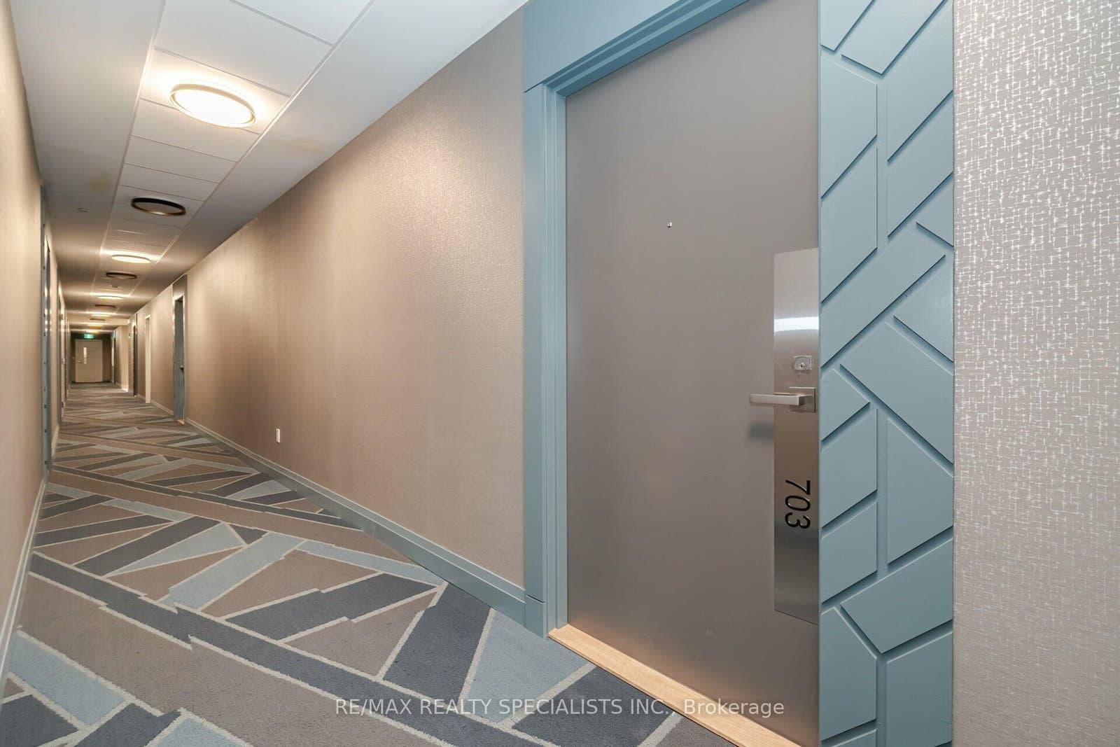 415 Main Street W, Unit 703 thumbnail 5