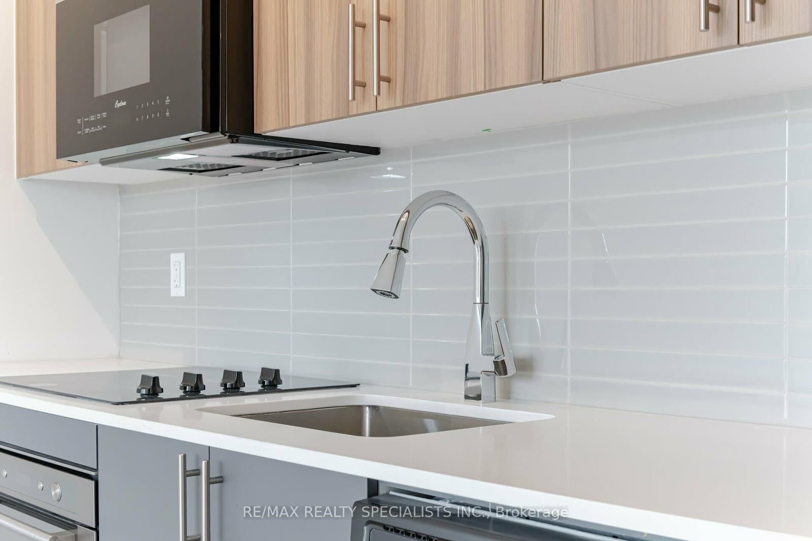 415 Main Street W, Unit 703 thumbnail 9