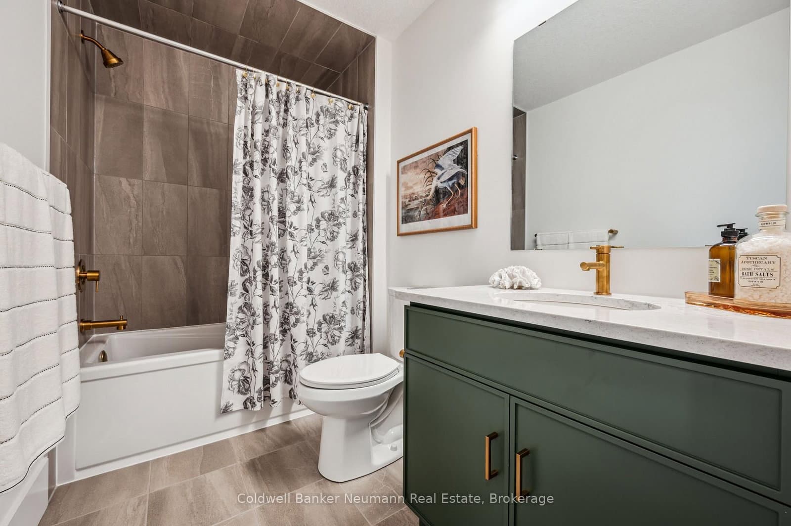 645 Anton Crescent thumbnail 16