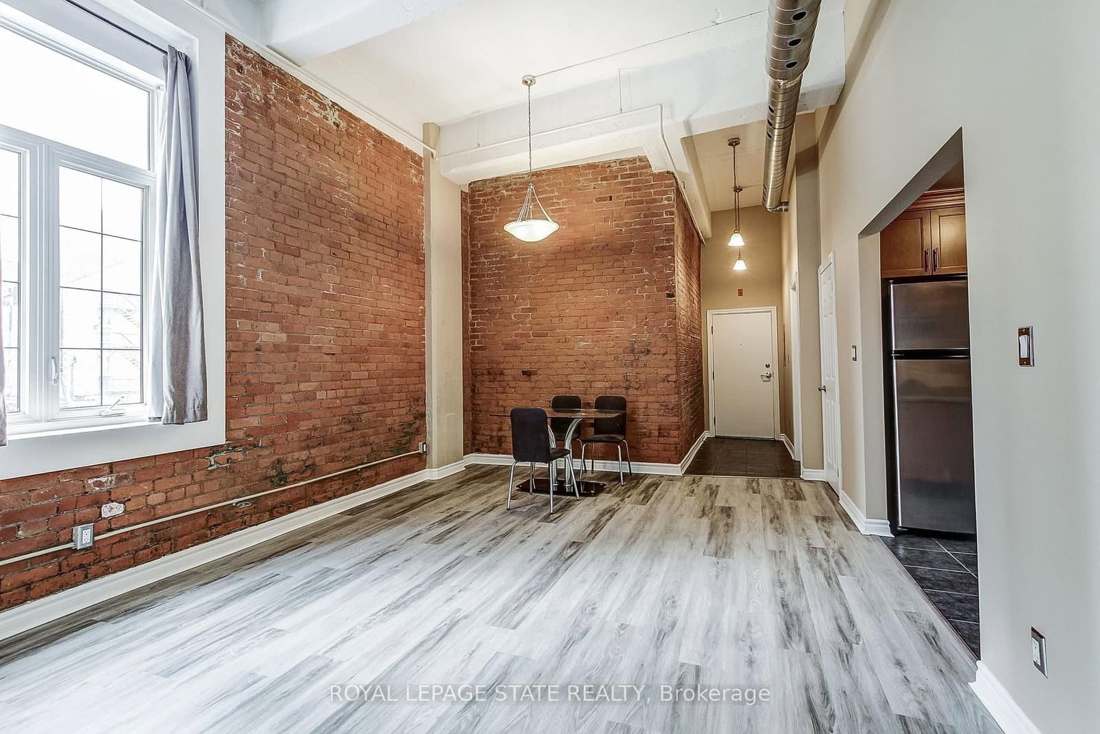 80 King William Street, Unit 214 thumbnail 18
