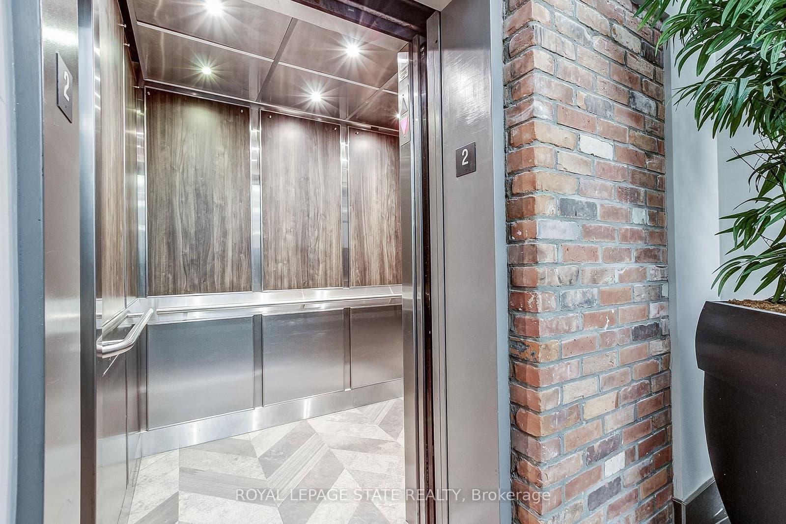 80 King William Street, Unit 214 thumbnail 23