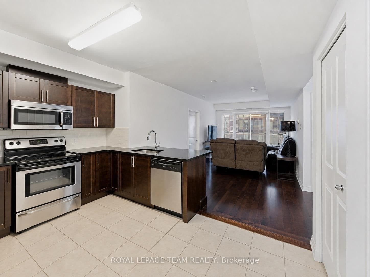 242 Rideau Street, Unit 1002 thumbnail 8