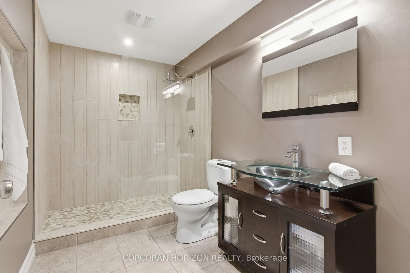 905 Marigold Court thumbnail 37