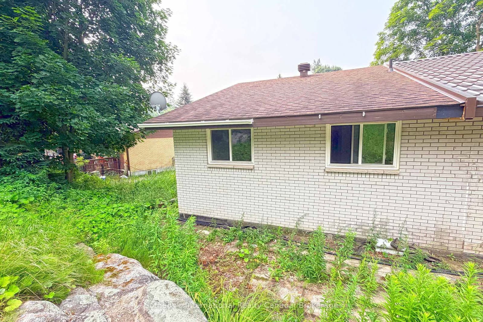 12A Valley Drive thumbnail 4
