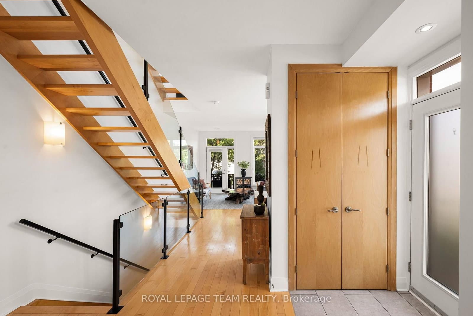 445 Edison Avenue thumbnail 4