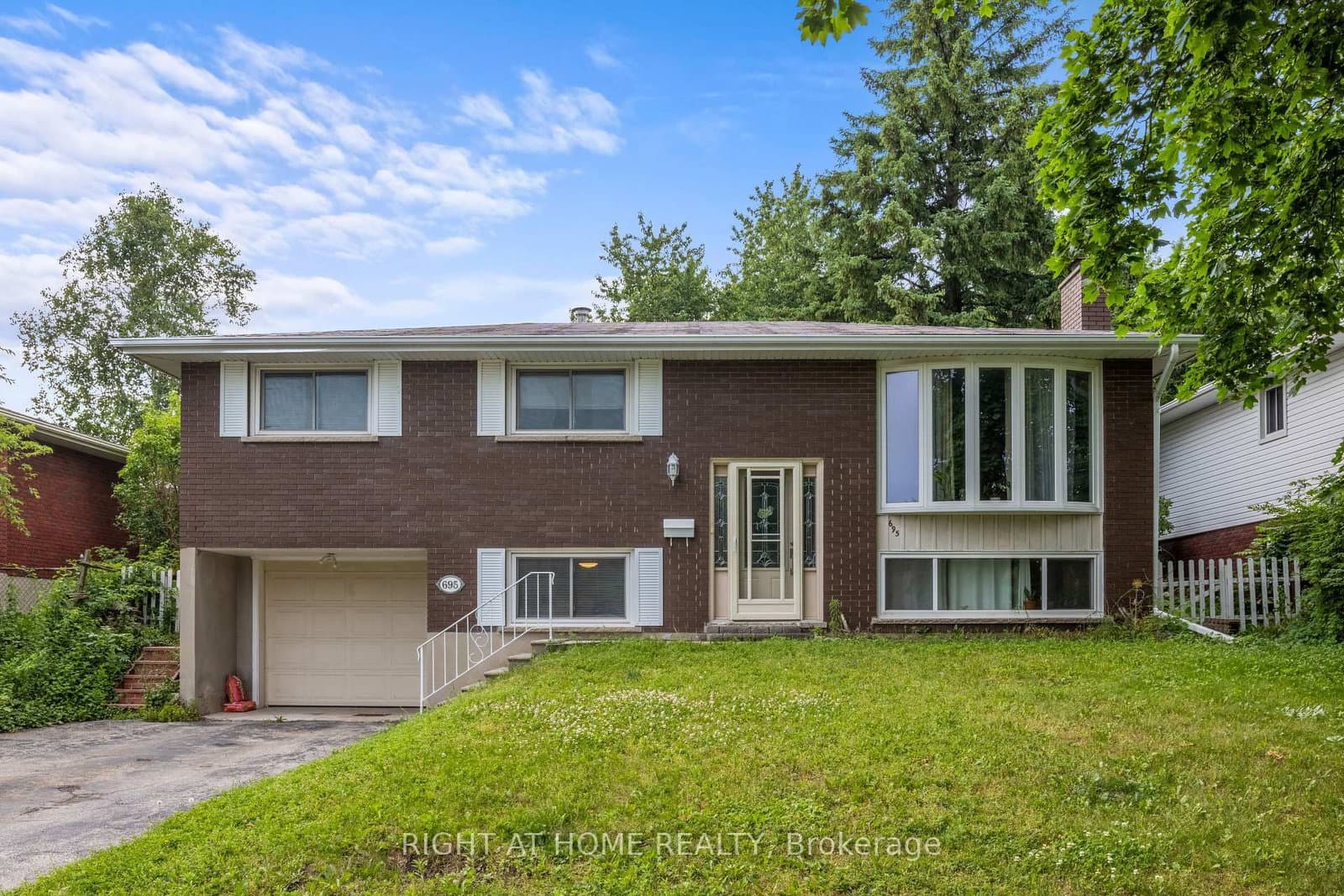 695 Glen Forrest Boulevard, Unit Upper thumbnail 2