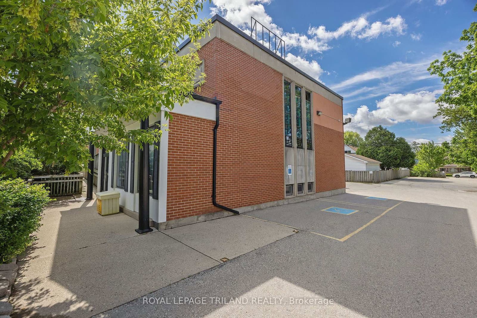170 Wellington Street, Unit Lower Level thumbnail 14