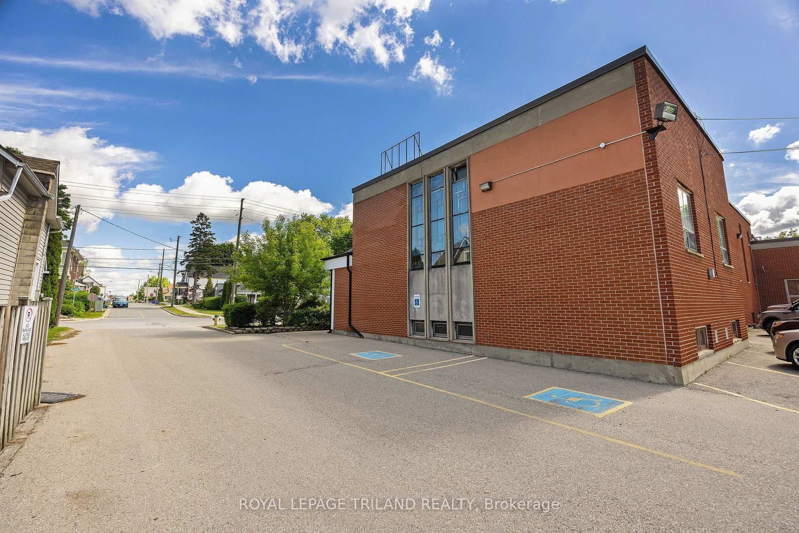 170 Wellington Street, Unit Lower Level thumbnail 16