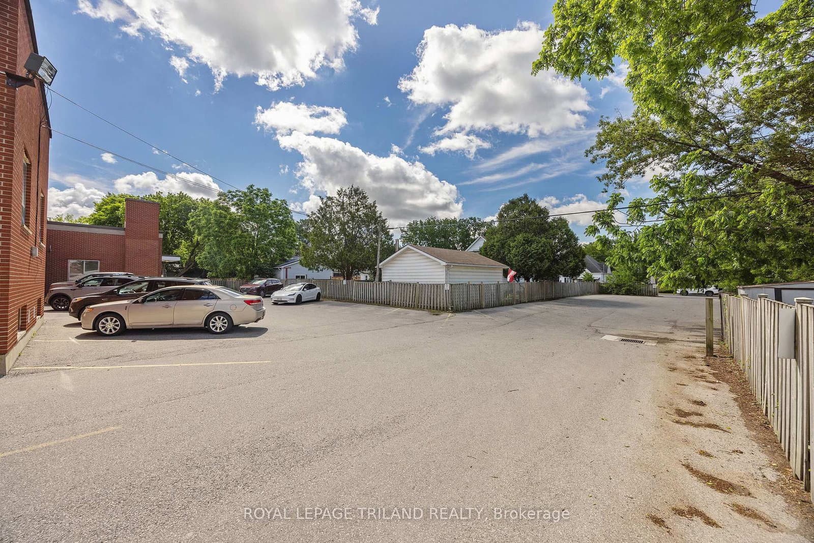 170 Wellington Street, Unit Lower Level thumbnail 17