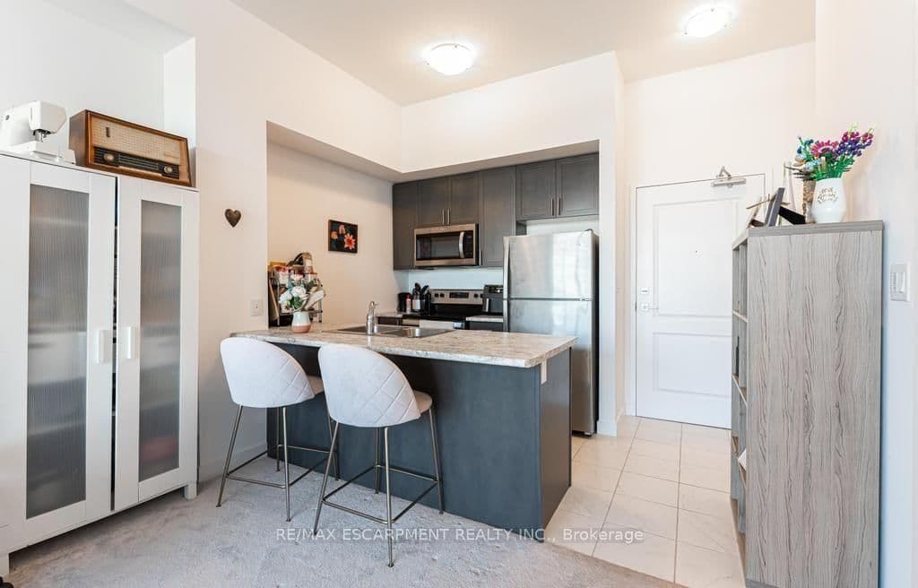 450 Dundas Street E, Unit 503 thumbnail 4