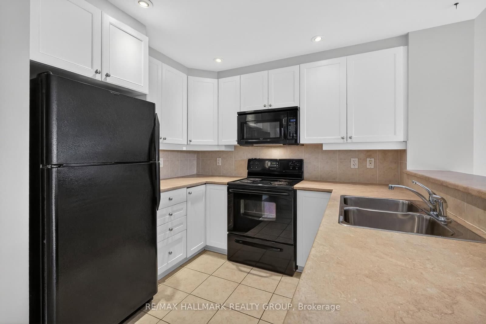1005 Beauparc Private, Unit 301 thumbnail 11