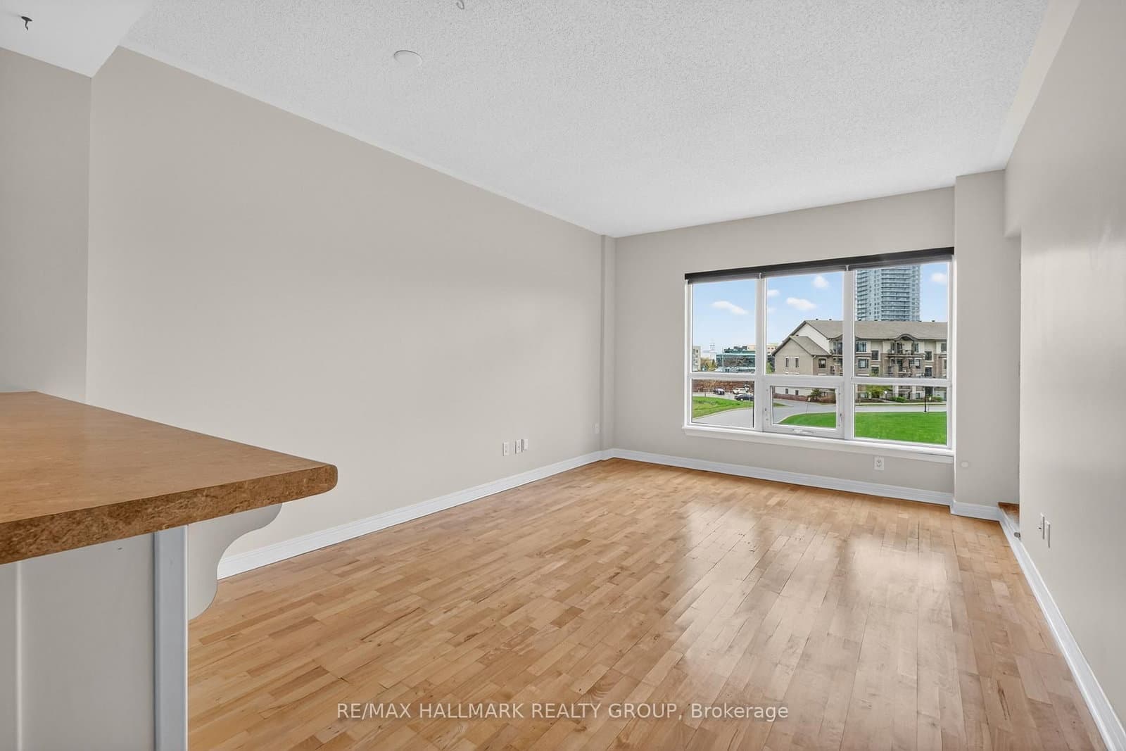 1005 Beauparc Private, Unit 301 thumbnail 13