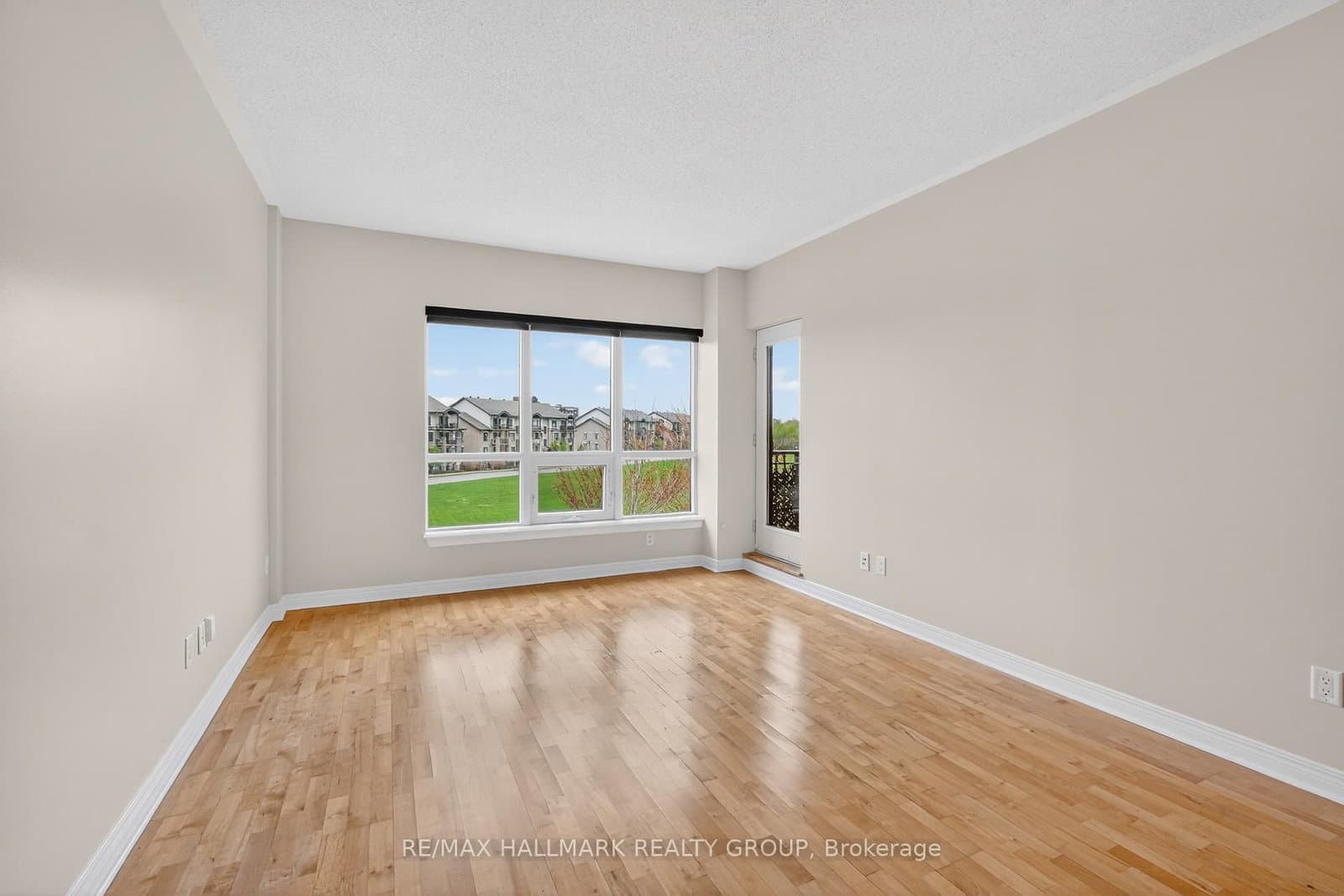 1005 Beauparc Private, Unit 301 thumbnail 17
