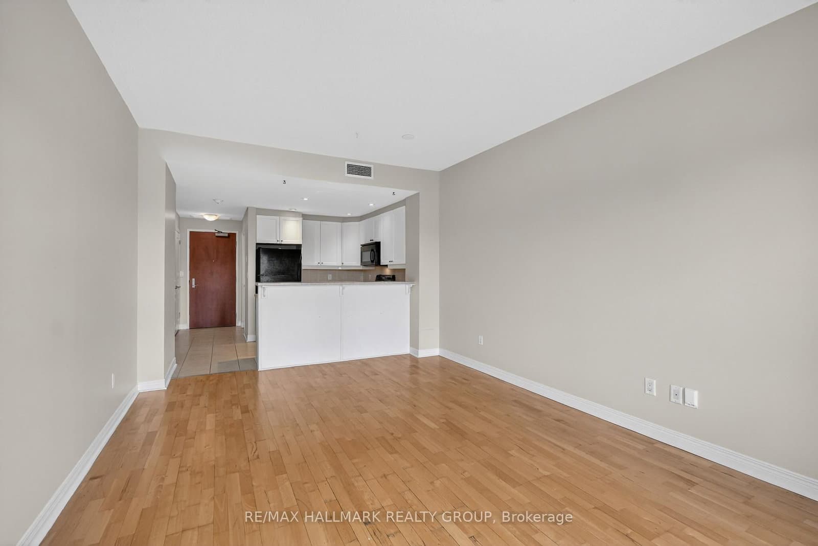 1005 Beauparc Private, Unit 301 thumbnail 19