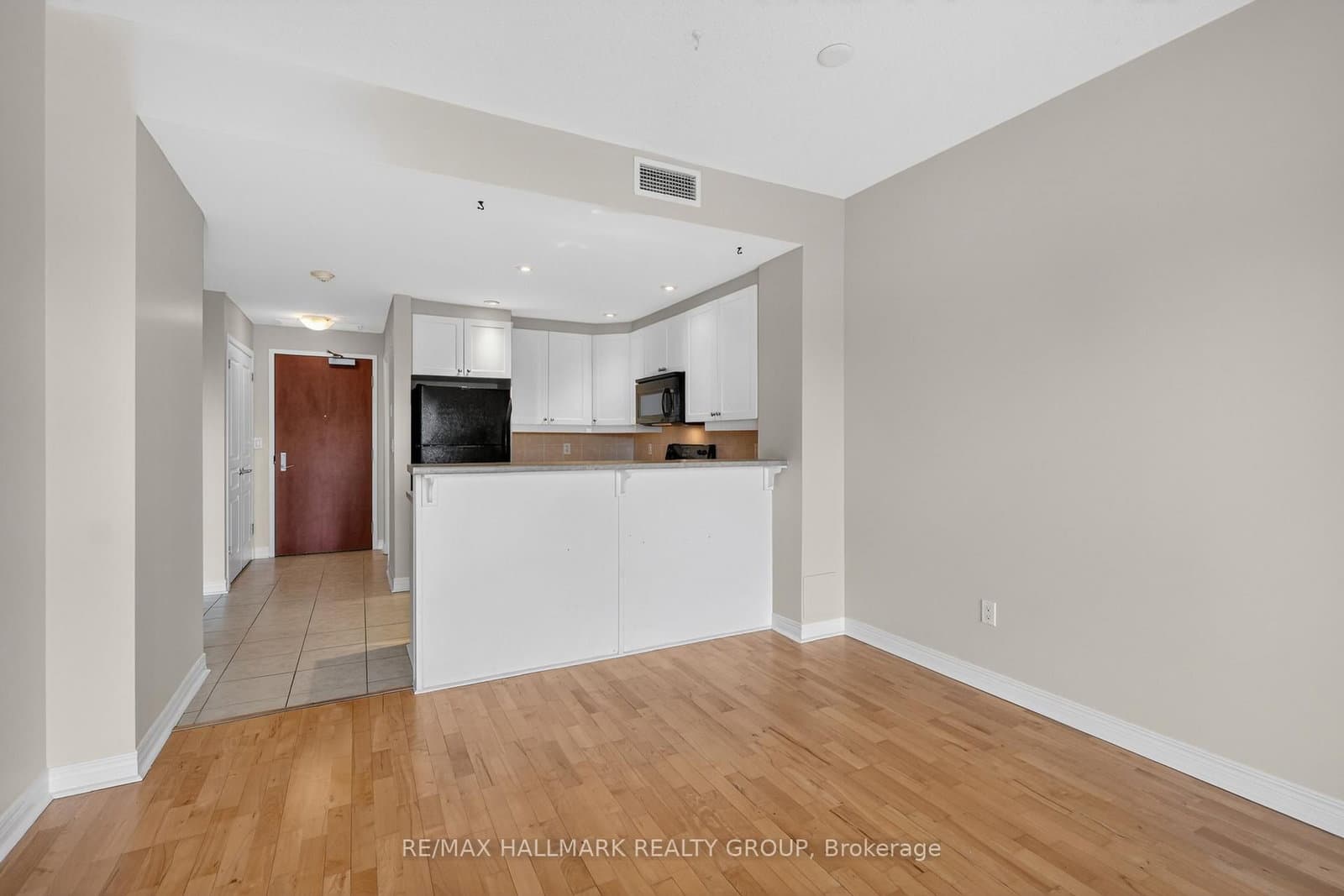 1005 Beauparc Private, Unit 301 thumbnail 21