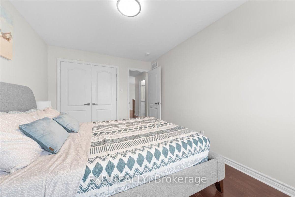 758 Cap Diamant Way thumbnail 28