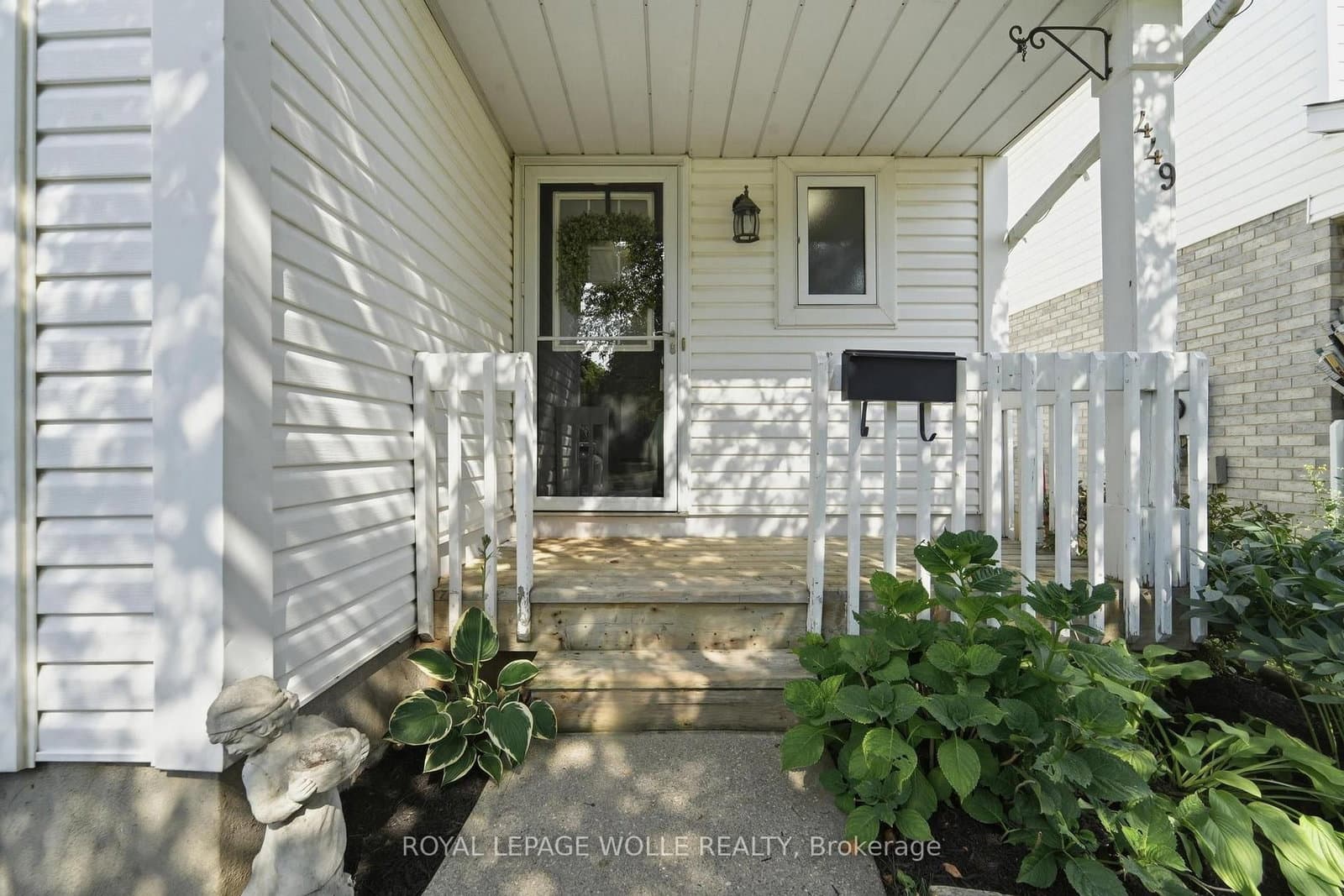 449 Exmoor Street thumbnail 3