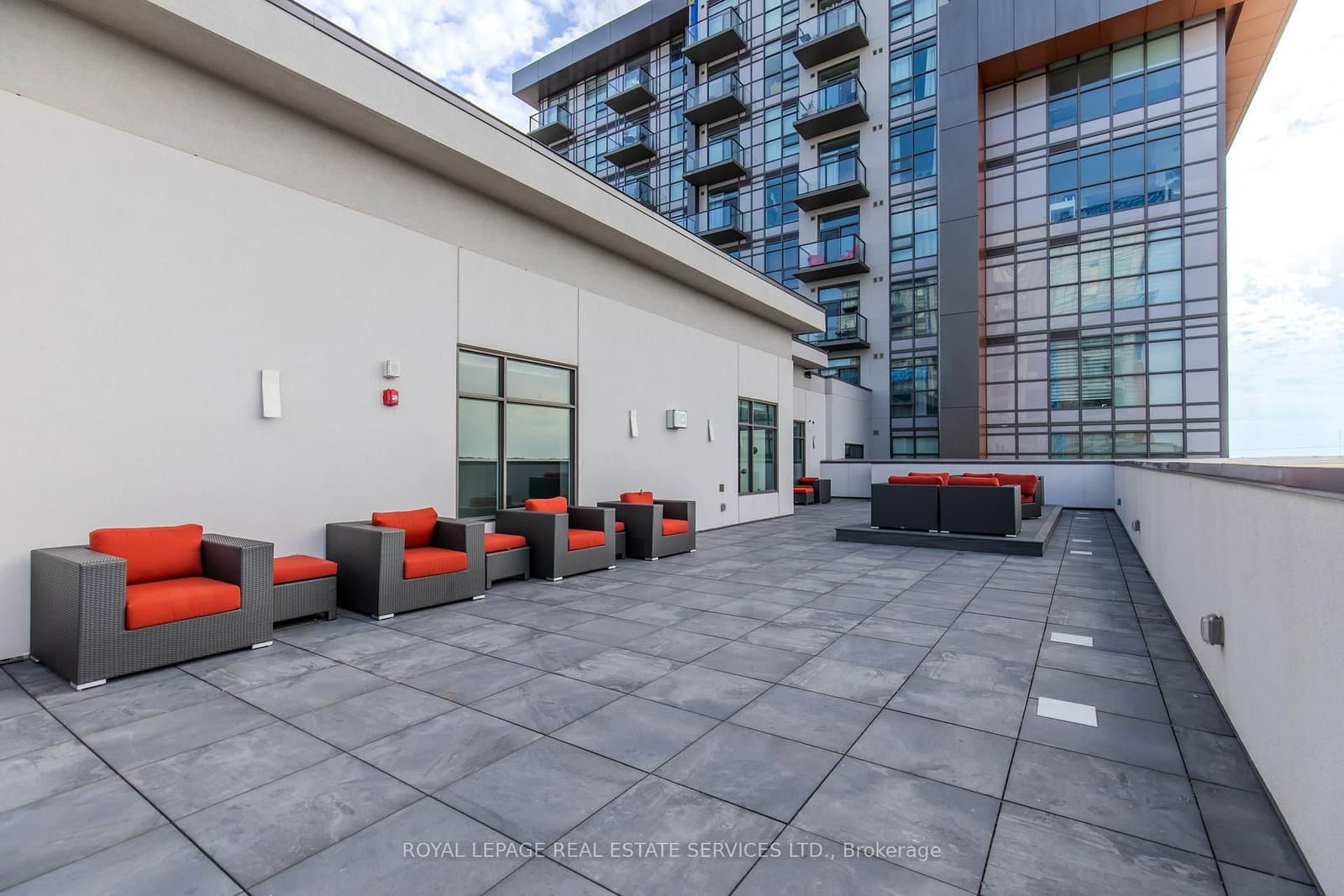 460 Dundas Street E, Unit 221 thumbnail 21