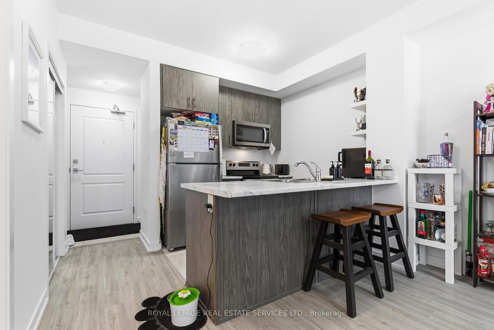 460 Dundas Street E, Unit 221 thumbnail 4