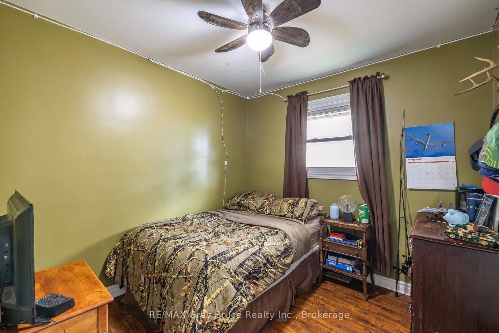 175 Fergus Street S thumbnail 15