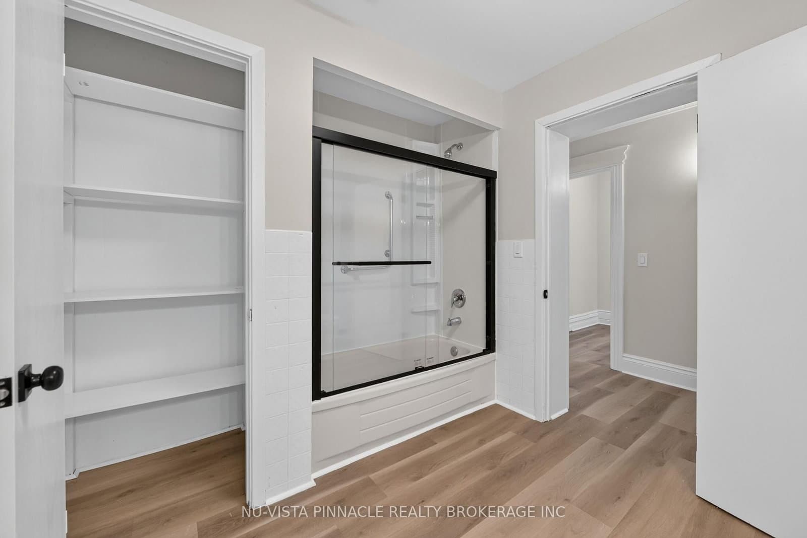 631 Peel Street thumbnail 24