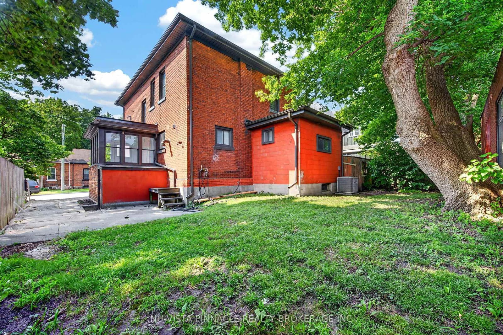 631 Peel Street thumbnail 45