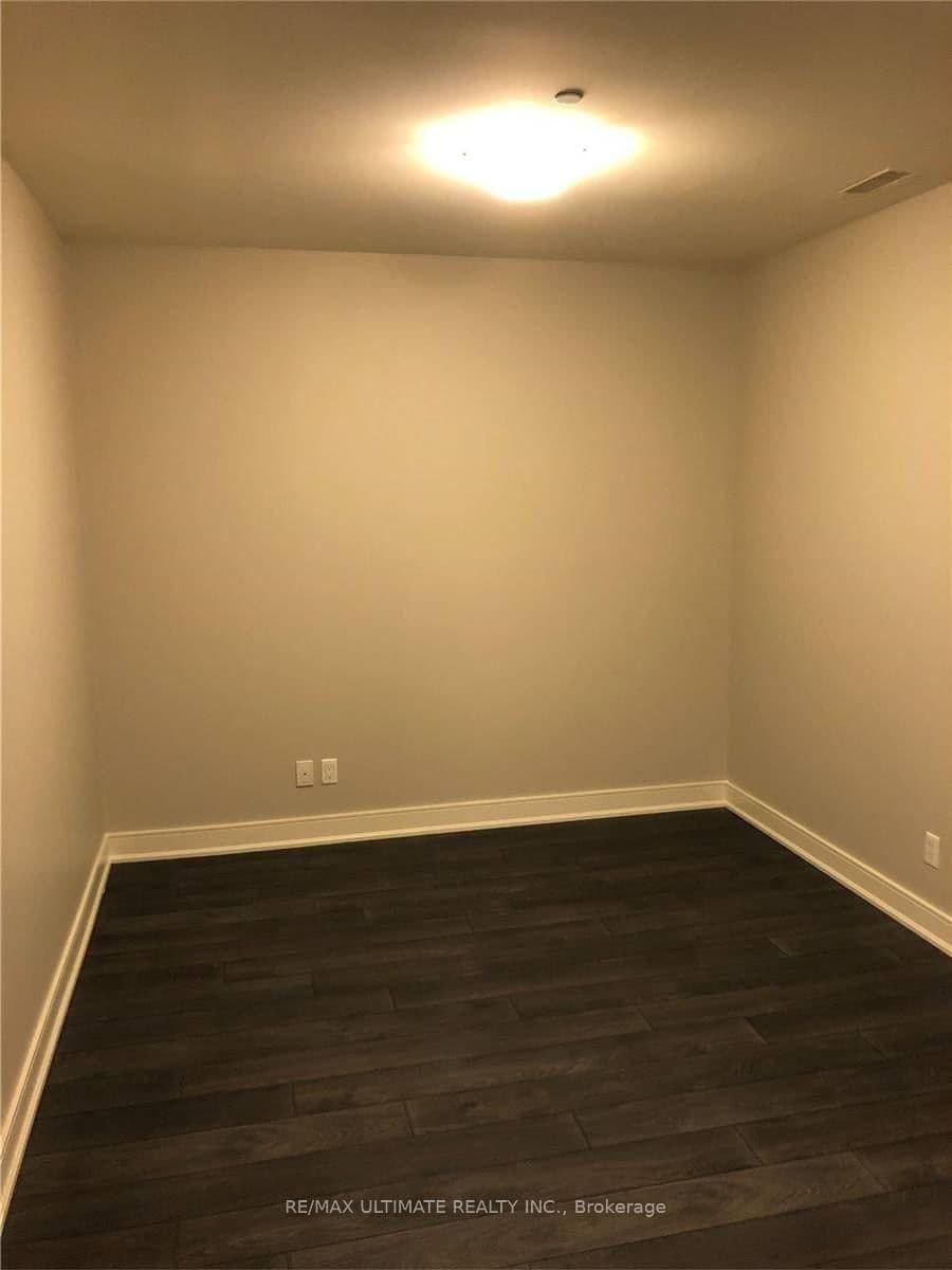 150 Main Street W, Unit 413 thumbnail 8
