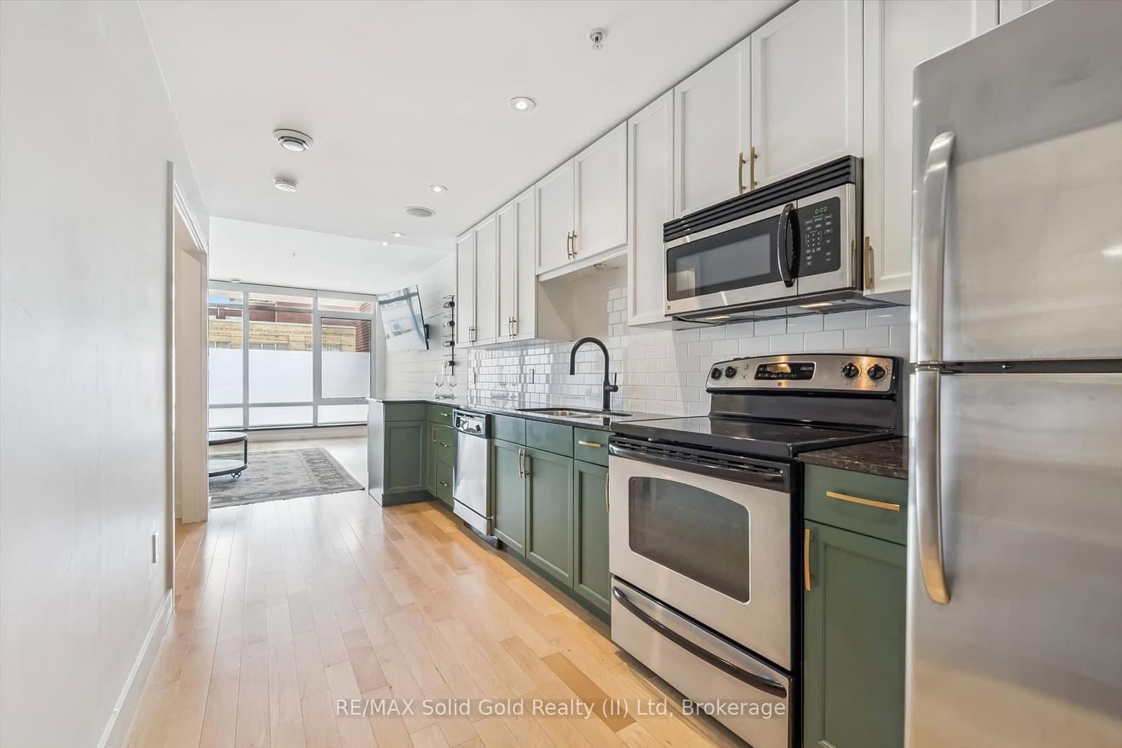 188 King Street S, Unit 209 thumbnail 14