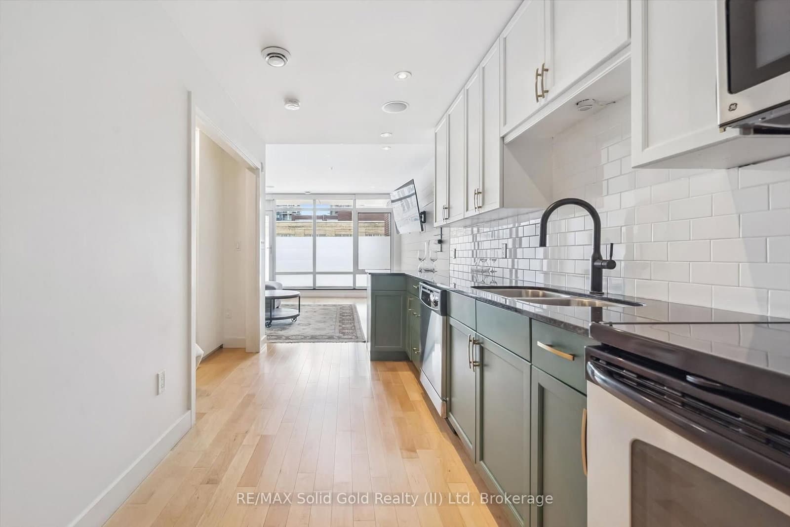 188 King Street S, Unit 209 thumbnail 17