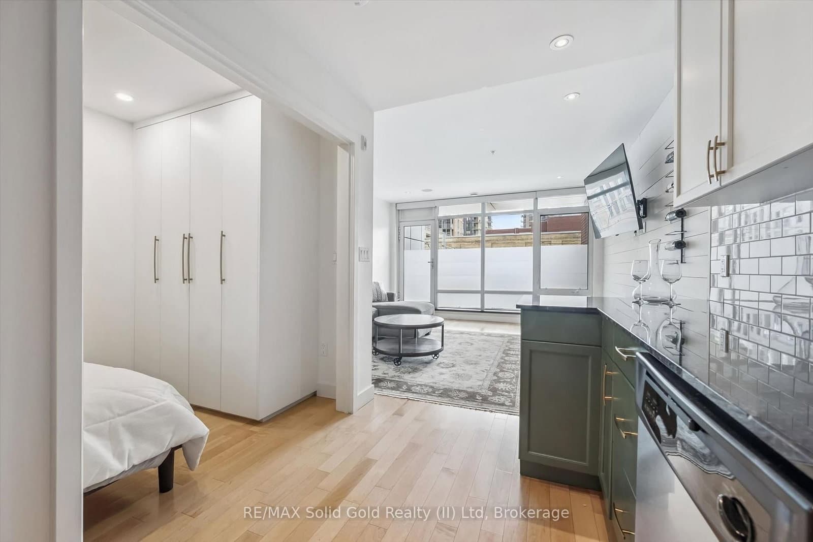 188 King Street S, Unit 209 thumbnail 18