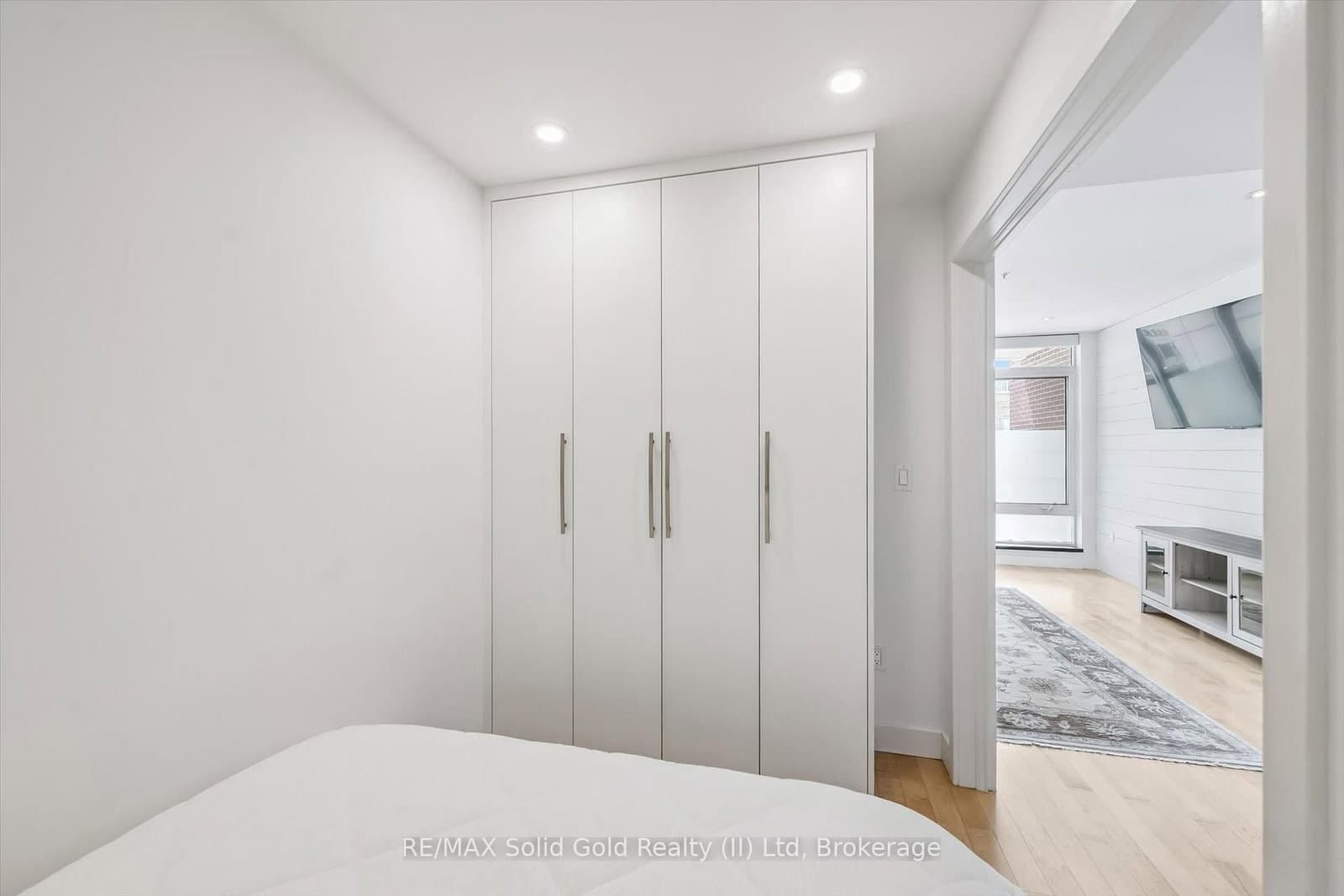 188 King Street S, Unit 209 thumbnail 20