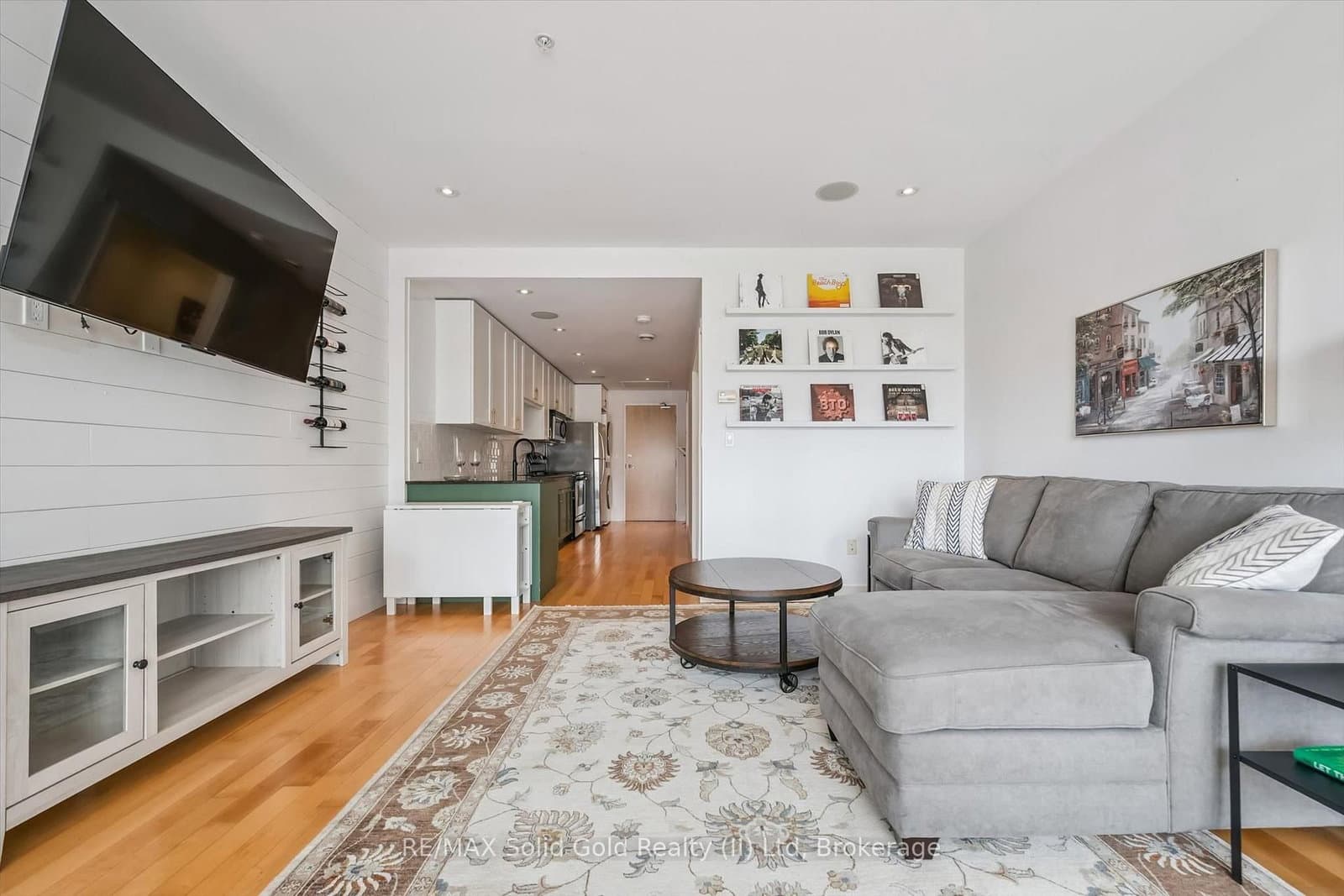 188 King Street S, Unit 209 thumbnail 24