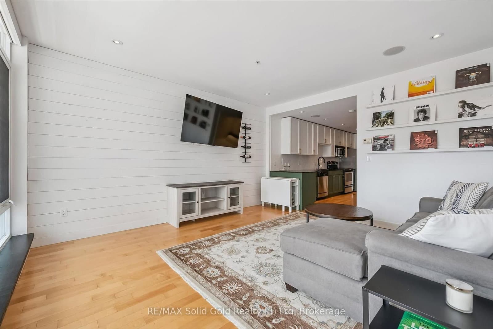 188 King Street S, Unit 209 thumbnail 25